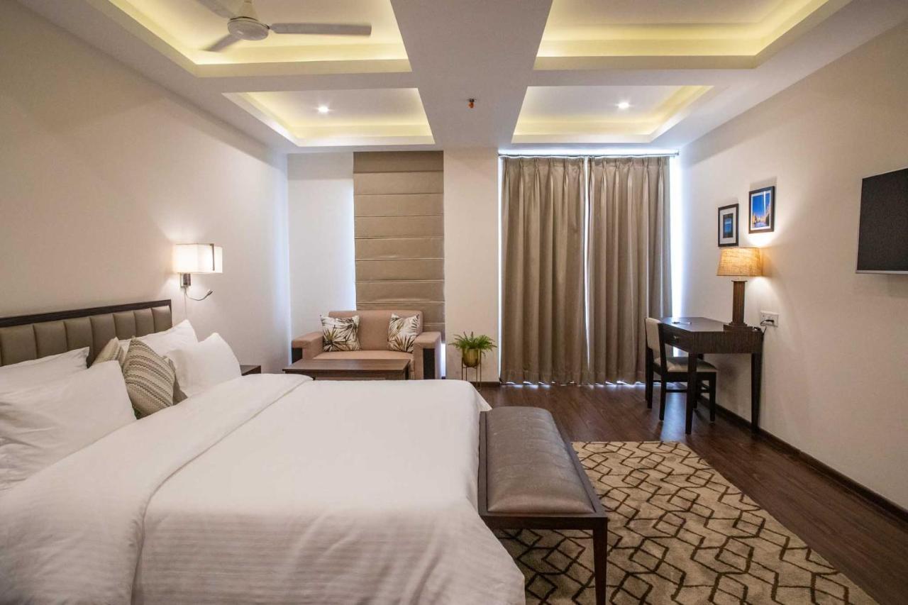Hotel Alaya Dehradun Buitenkant foto