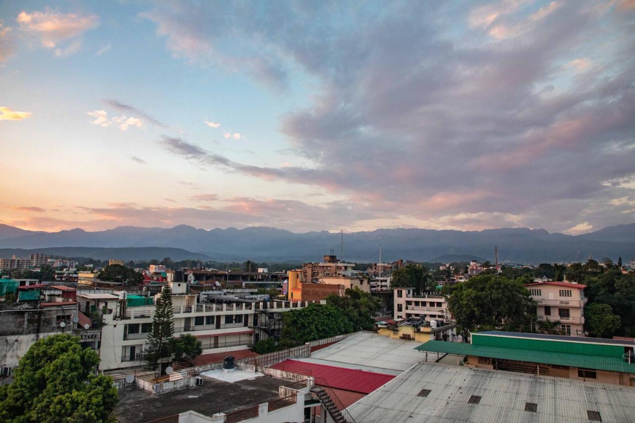 Hotel Alaya Dehradun Buitenkant foto