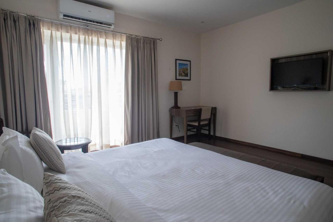 Hotel Alaya Dehradun Buitenkant foto