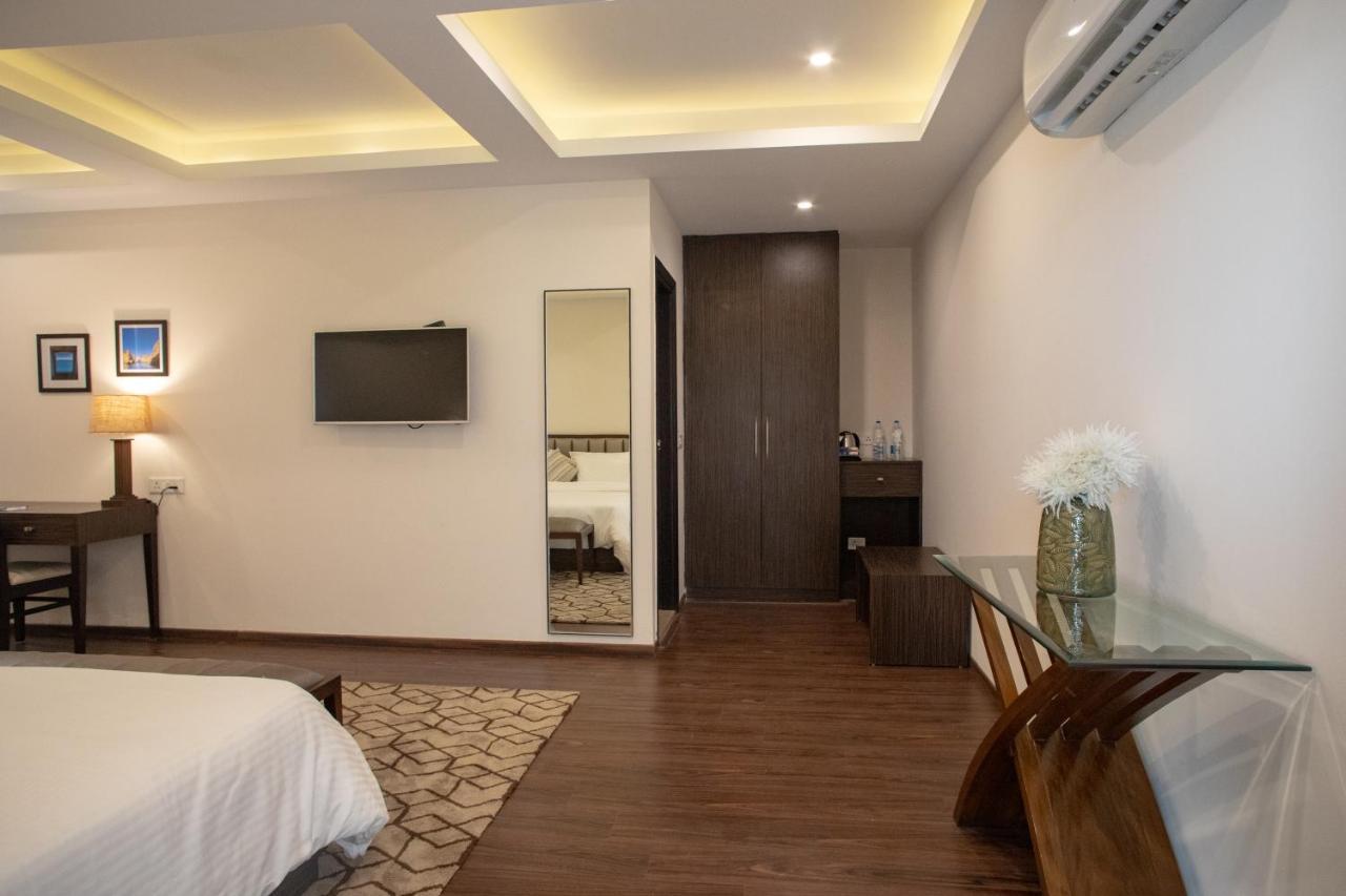 Hotel Alaya Dehradun Buitenkant foto