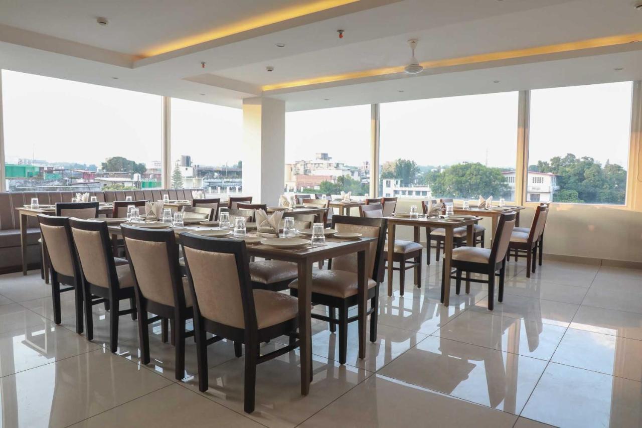 Hotel Alaya Dehradun Buitenkant foto