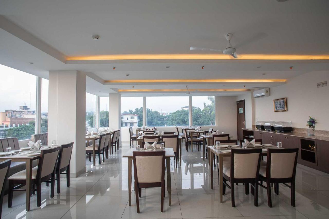 Hotel Alaya Dehradun Buitenkant foto