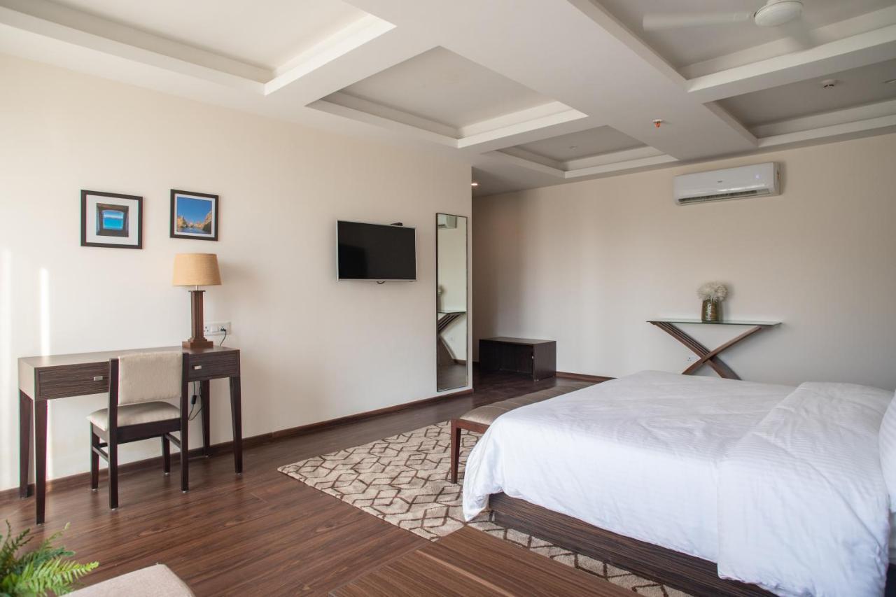 Hotel Alaya Dehradun Buitenkant foto